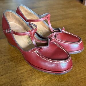 Vintage 40’s 50’s 60’s dark red T-strap leather wedges sandals heels mary janes.